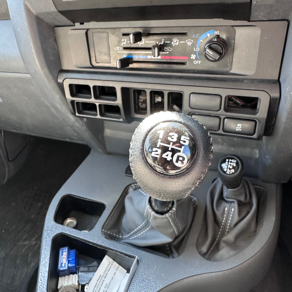 Premium Gear Knob for Toyota β Hand-Stitched Leather, Easy Install, Ships Today!