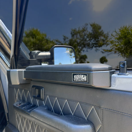 4WD door armrest installed on vehicle door card